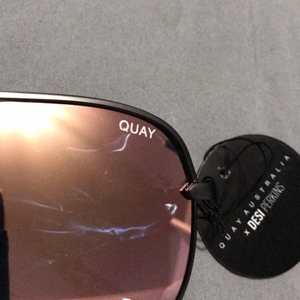 Quay Australia Desi High Key Gunmetal Rose Gold - Picture 5 of 5